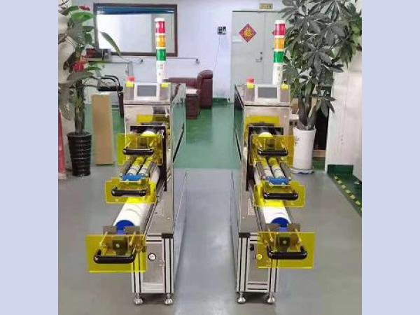 Three suction sticky dust machine (four axis)