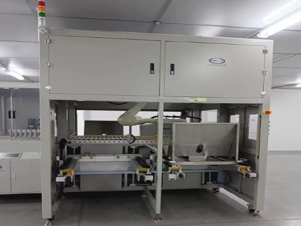 Six axis robot feeding and receiving machine