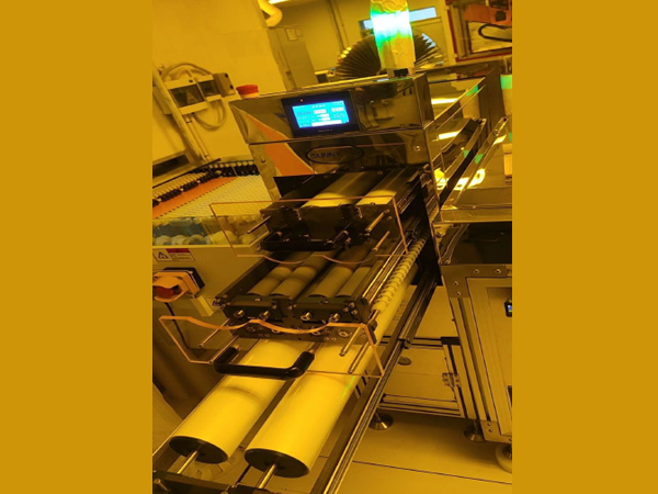 Three suction sticky dust machine (eight axis)