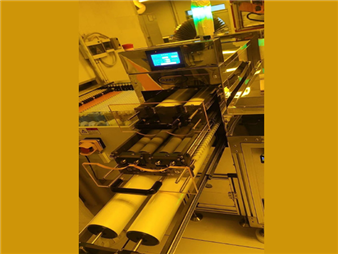 Three suction sticky dust machine (eight axis)
